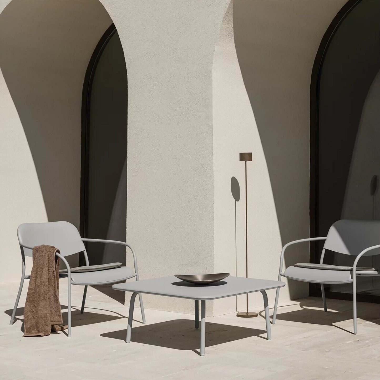 Yua Outdoor Loungetisch 80x80cm Natur