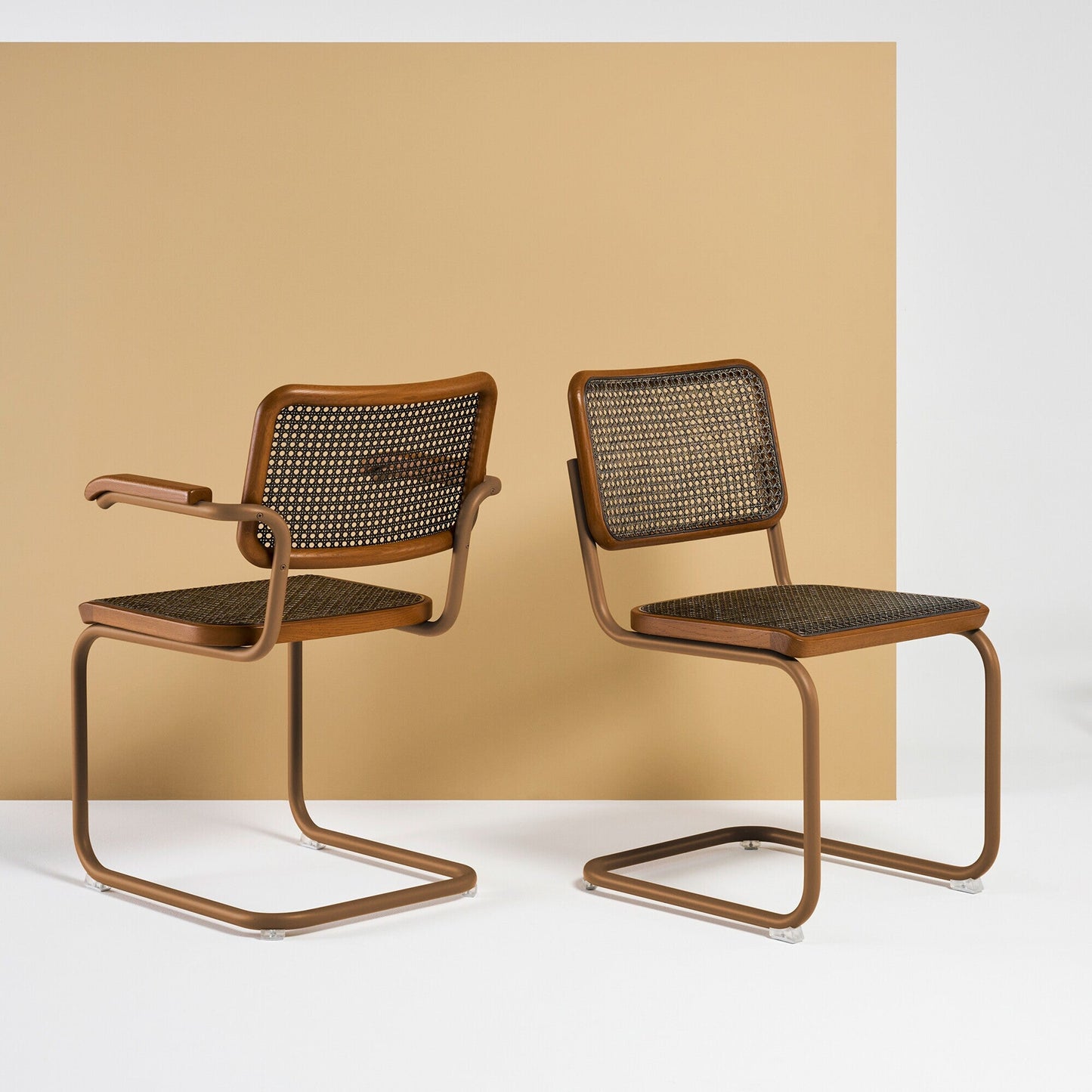 S 32 V Freischwinger Stuhl mit Rohrgeflecht Dark Melange Schwarz