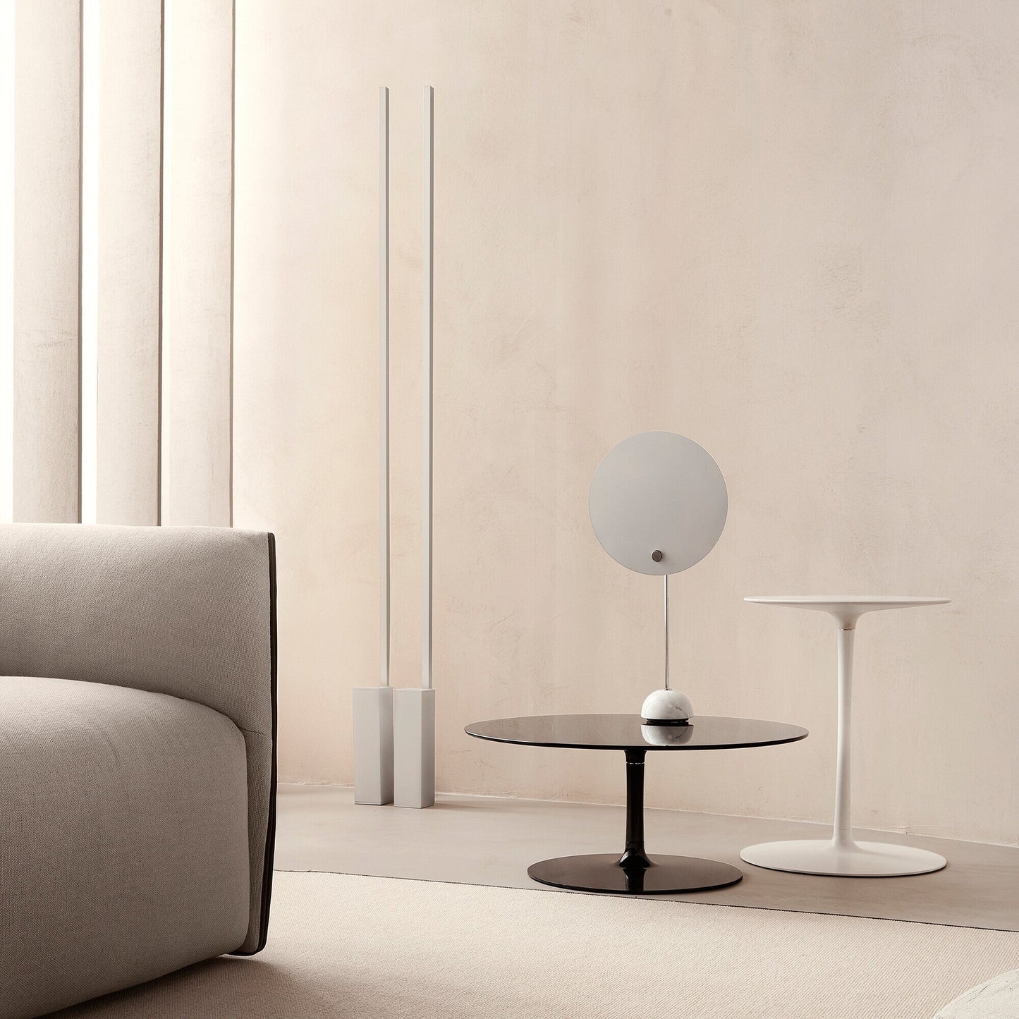 Flow Beistelltisch Ø44cm/H 57cm Weiß