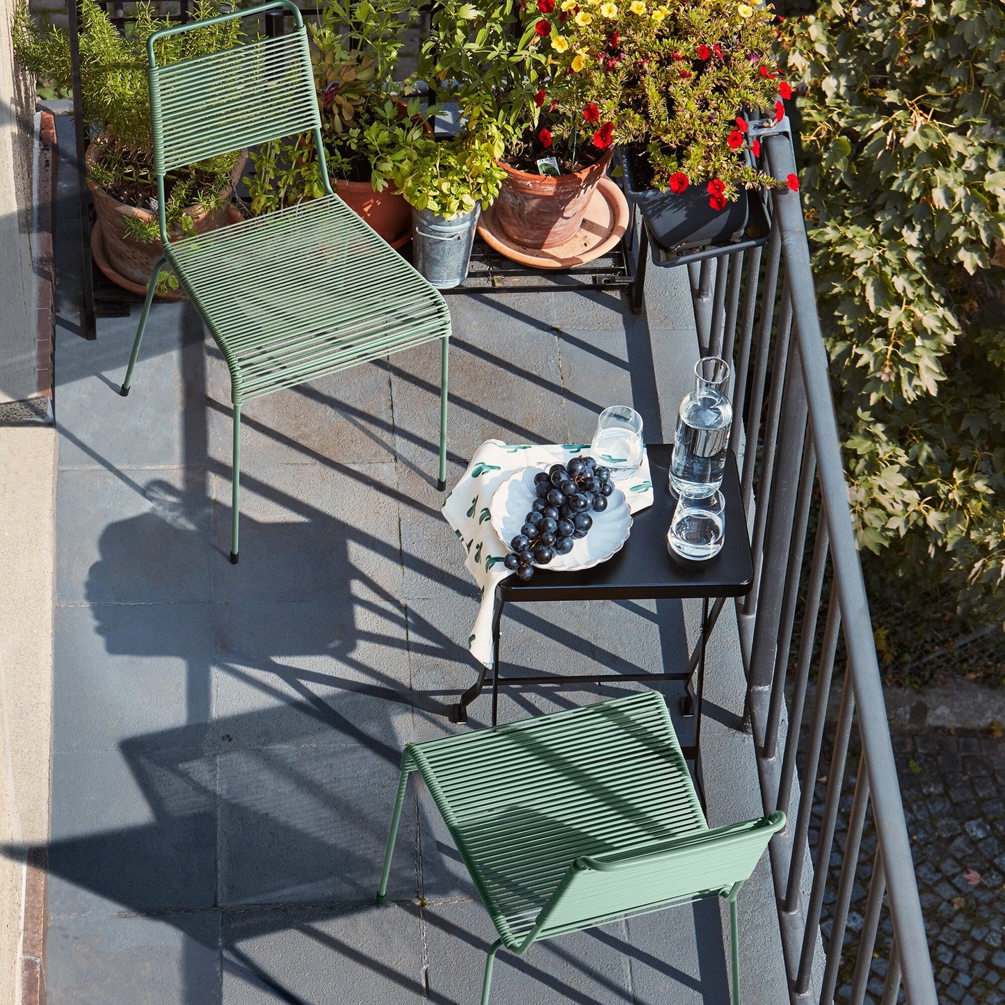 Flip Gartenbeistelltisch klappbar Weiß