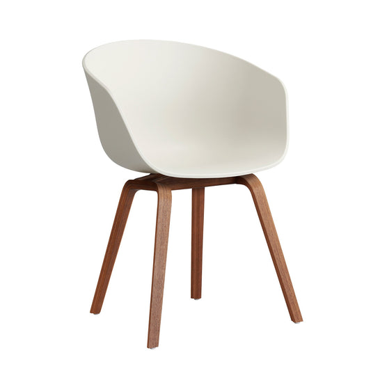 About a Chair AAC 22 2.0 Armlehnstuhl Nussbaum