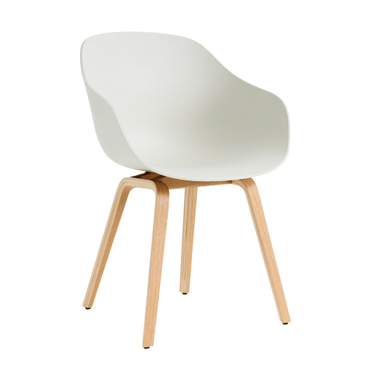 About a Chair AAC 222 2.0 Armlehnstuhl Eiche lackiert