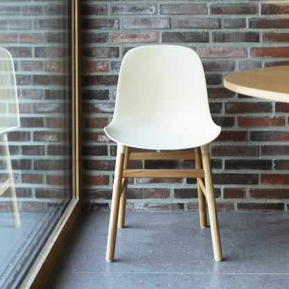 Form Stuhl Gestell Eiche Schwarz