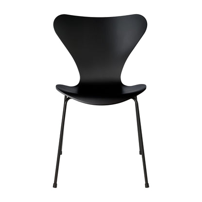 Serie 7™ Stuhl lackierte Esche Monochrom Schwarz