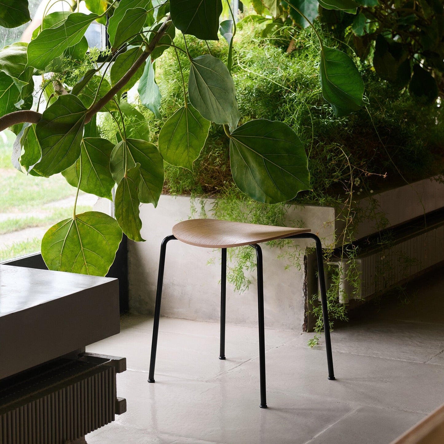 Pavilion AV36 Hocker H 46cm Schwarz